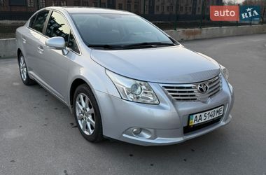 Седан Toyota Avensis 2012 в Києві