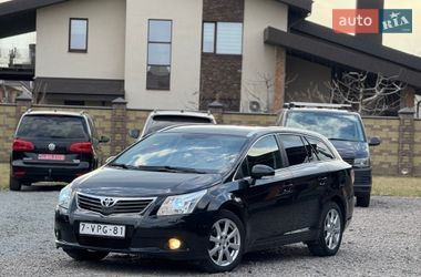 Универсал Toyota Avensis 2010 в Луцке