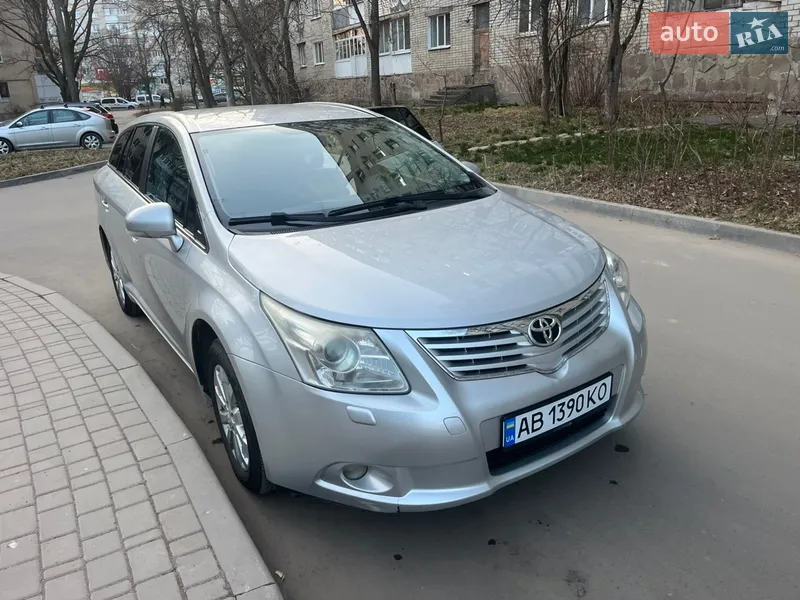 Toyota Avensis 2011