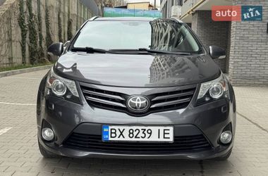 Универсал Toyota Avensis 2014 в Хмельницком