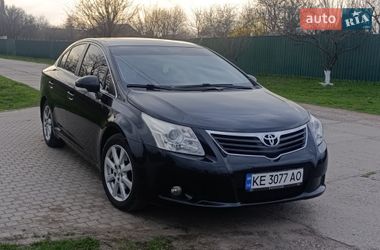 Седан Toyota Avensis 2011 в Павлограді