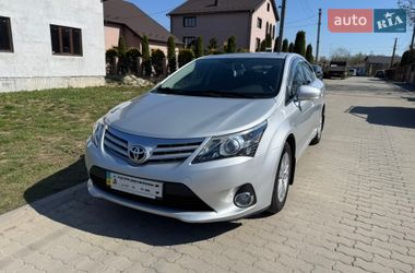 Седан Toyota Avensis 2012 в Стрые