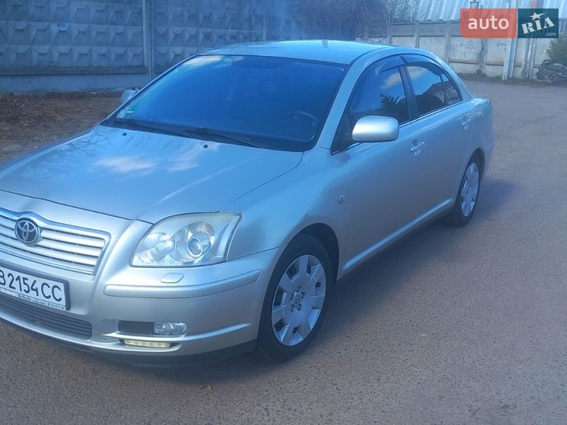 Седан Toyota Avensis 2003 в Чернигове
