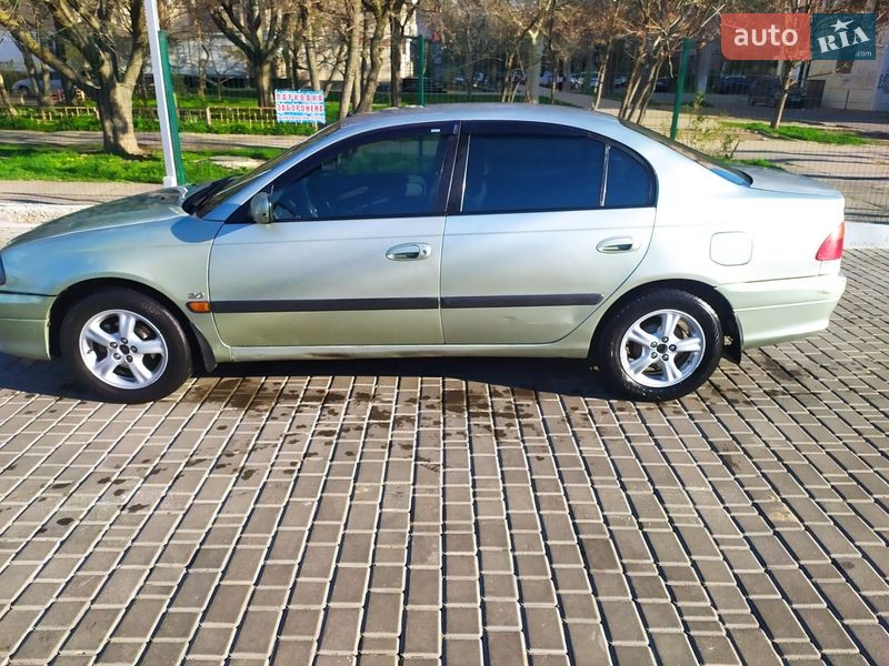 Toyota Avensis 1999
