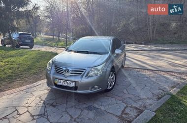 Седан Toyota Avensis 2011 в Києві