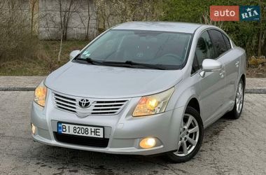 Седан Toyota Avensis 2009 в Стрию