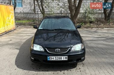 Лифтбек Toyota Avensis 2002 в Одессе