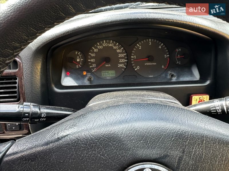 Лифтбек Toyota Avensis 2002 в Одессе