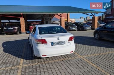 Седан Toyota Avensis 2010 в Львові