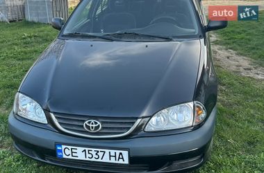 Седан Toyota Avensis 2002 в Чернівцях