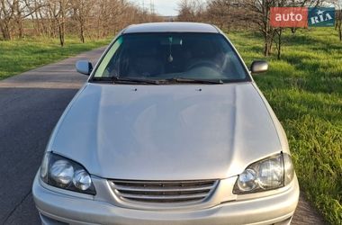 Седан Toyota Avensis 1998 в Покрове