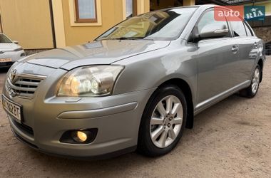 Седан Toyota Avensis 2008 в Львове
