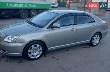 Лифтбек Toyota Avensis 2003 в Чернигове
