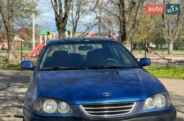 Седан Toyota Avensis 1998 в Белгороде-Днестровском