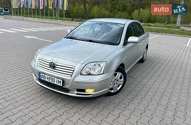 Лифтбек Toyota Avensis 2004 в Виннице