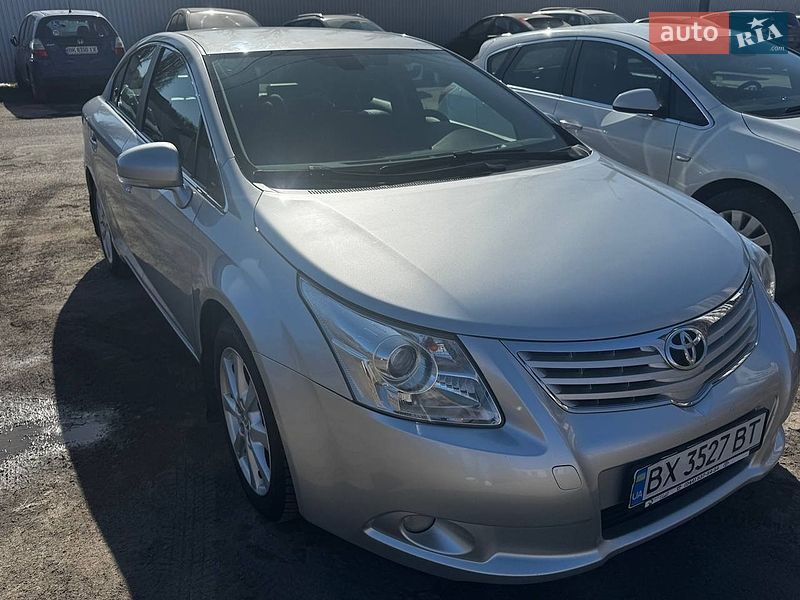 Toyota Avensis 2011
