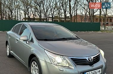 Седан Toyota Avensis 2010 в Чернигове