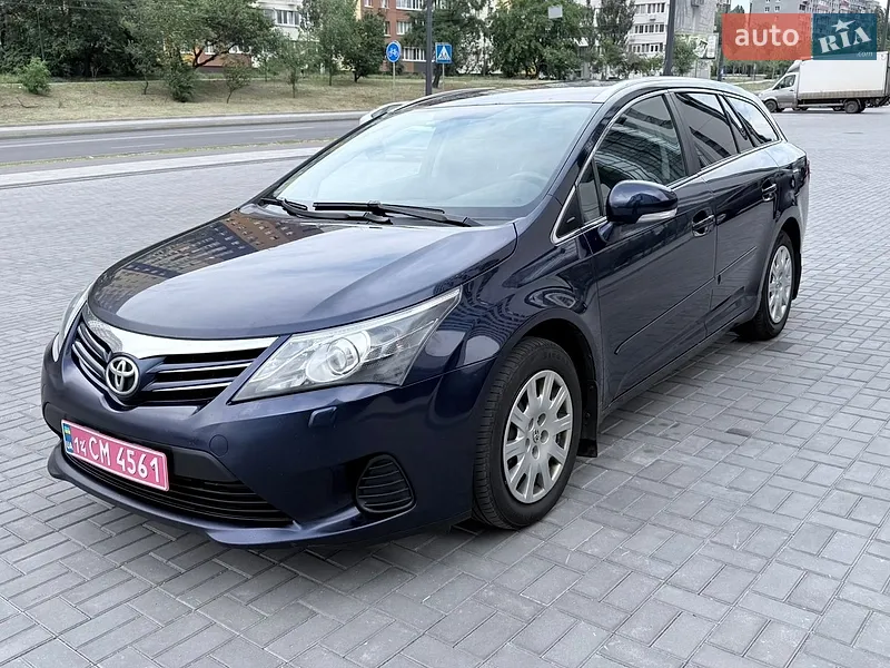 Toyota Avensis 2012