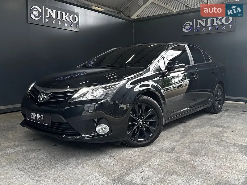 Toyota Avensis 2015
