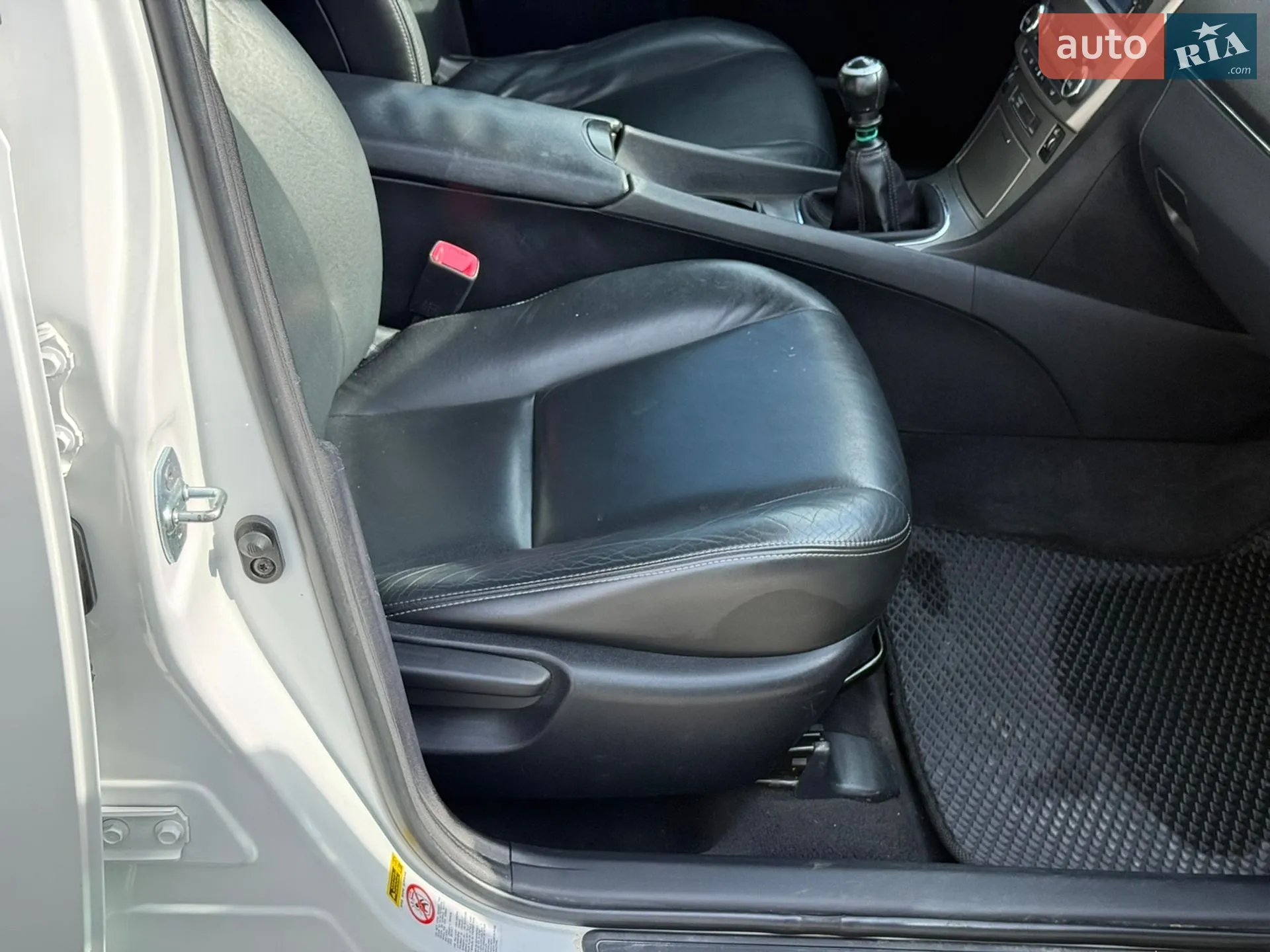 2011 Toyota Avensis - мініатюра 41