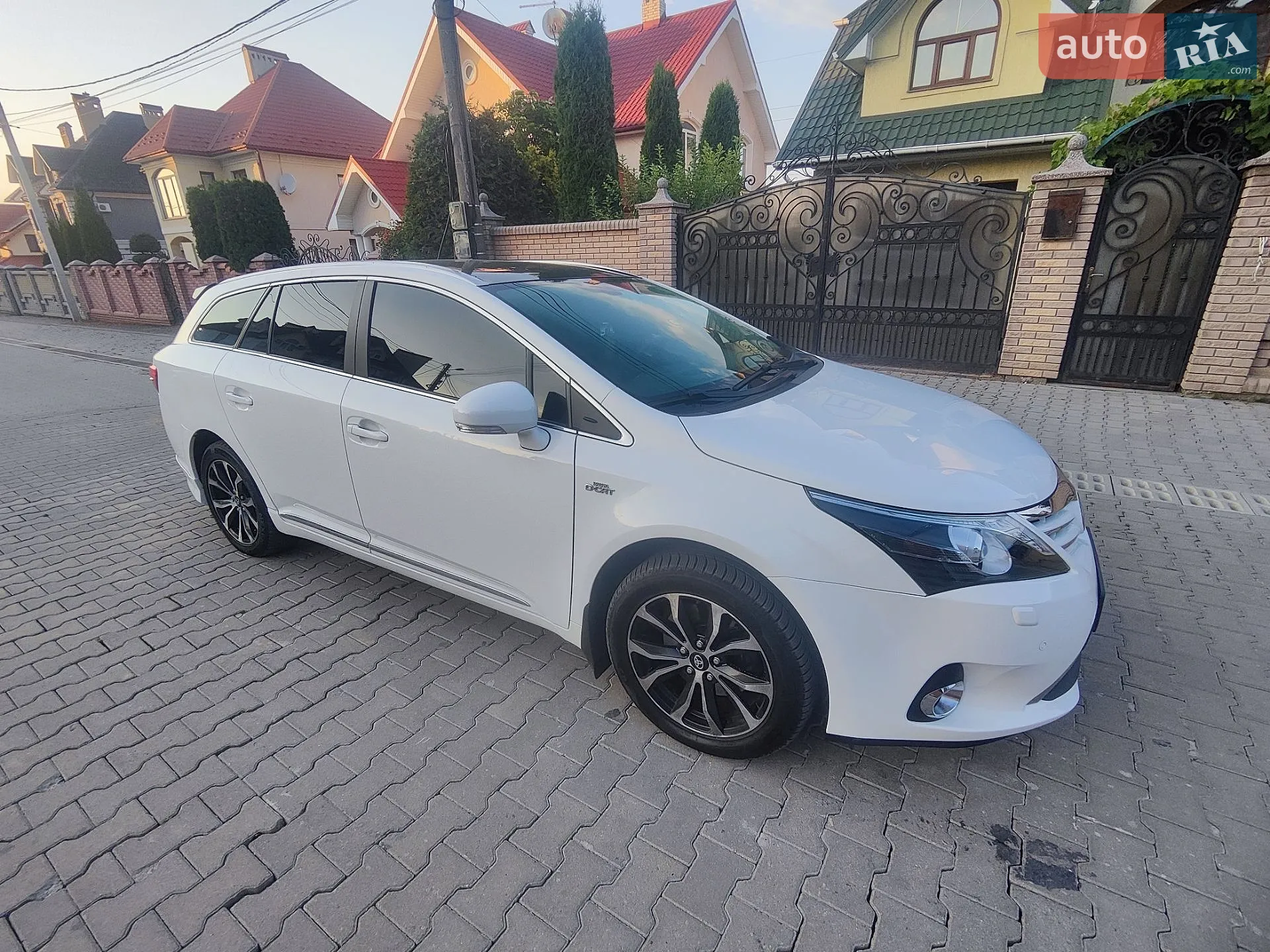 Toyota Avensis 2012 VIN SB1BK76L40E028923 фото оголошення 18 з 20