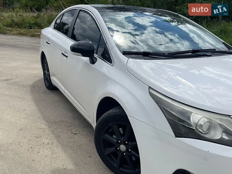 Toyota Avensis 2012