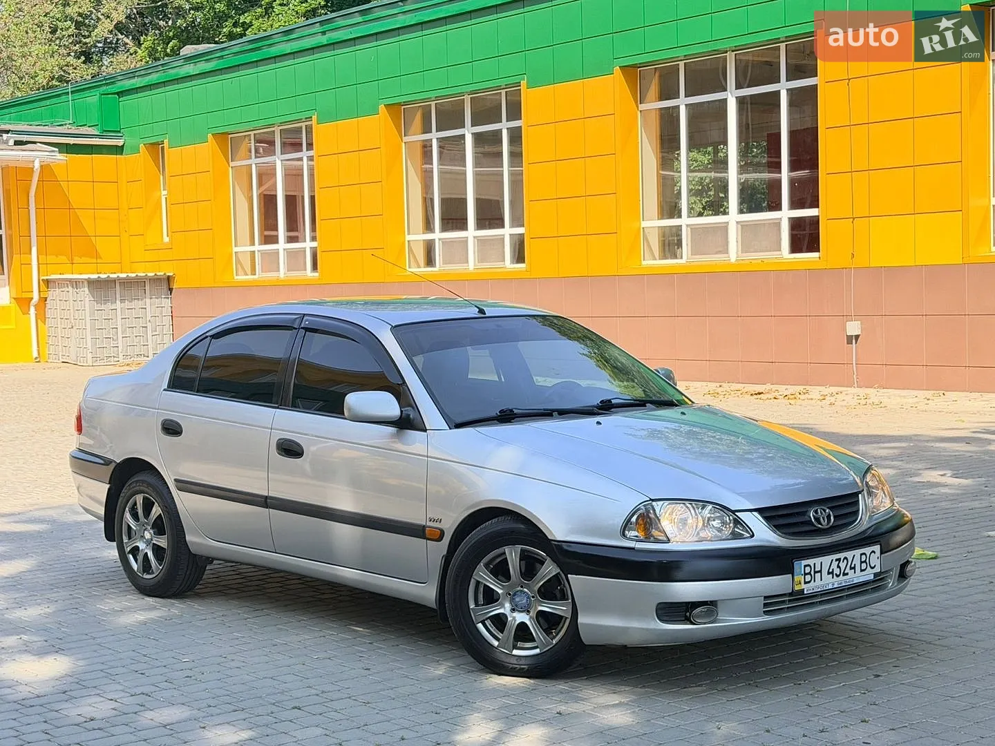 Toyota Avensis 2012 VIN SB1BK76L40E028923 фото оголошення 2 з 21