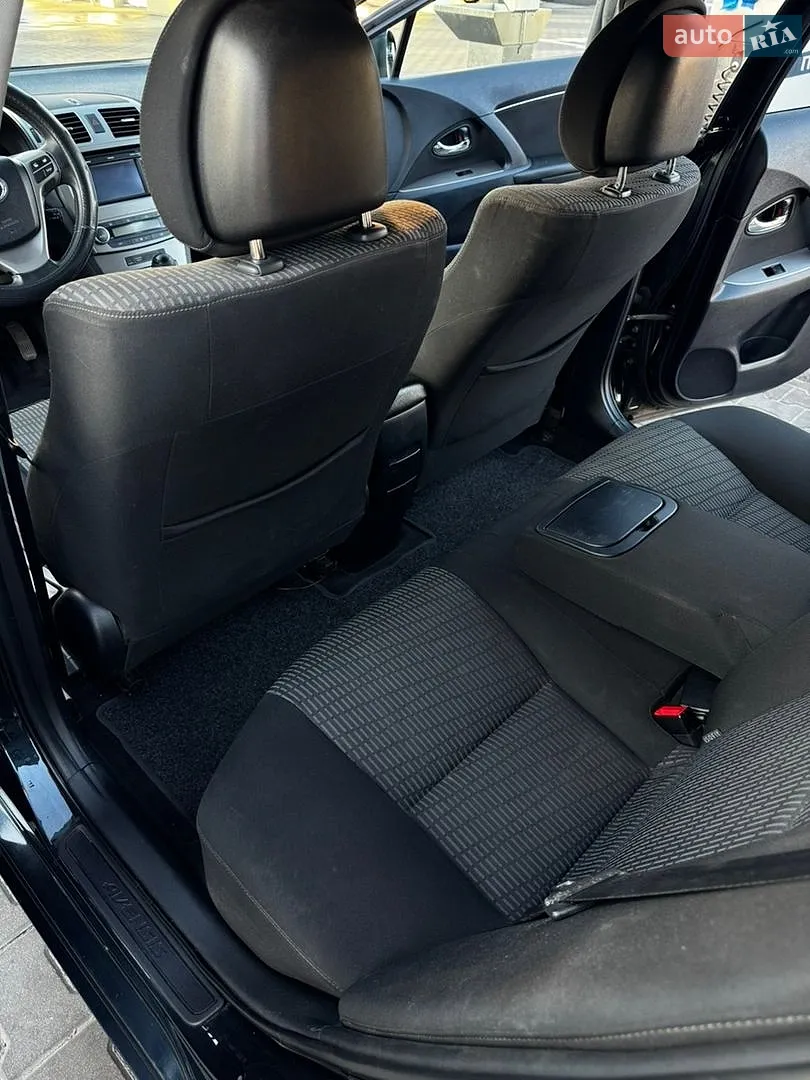 2010 Toyota Avensis - мініатюра 9