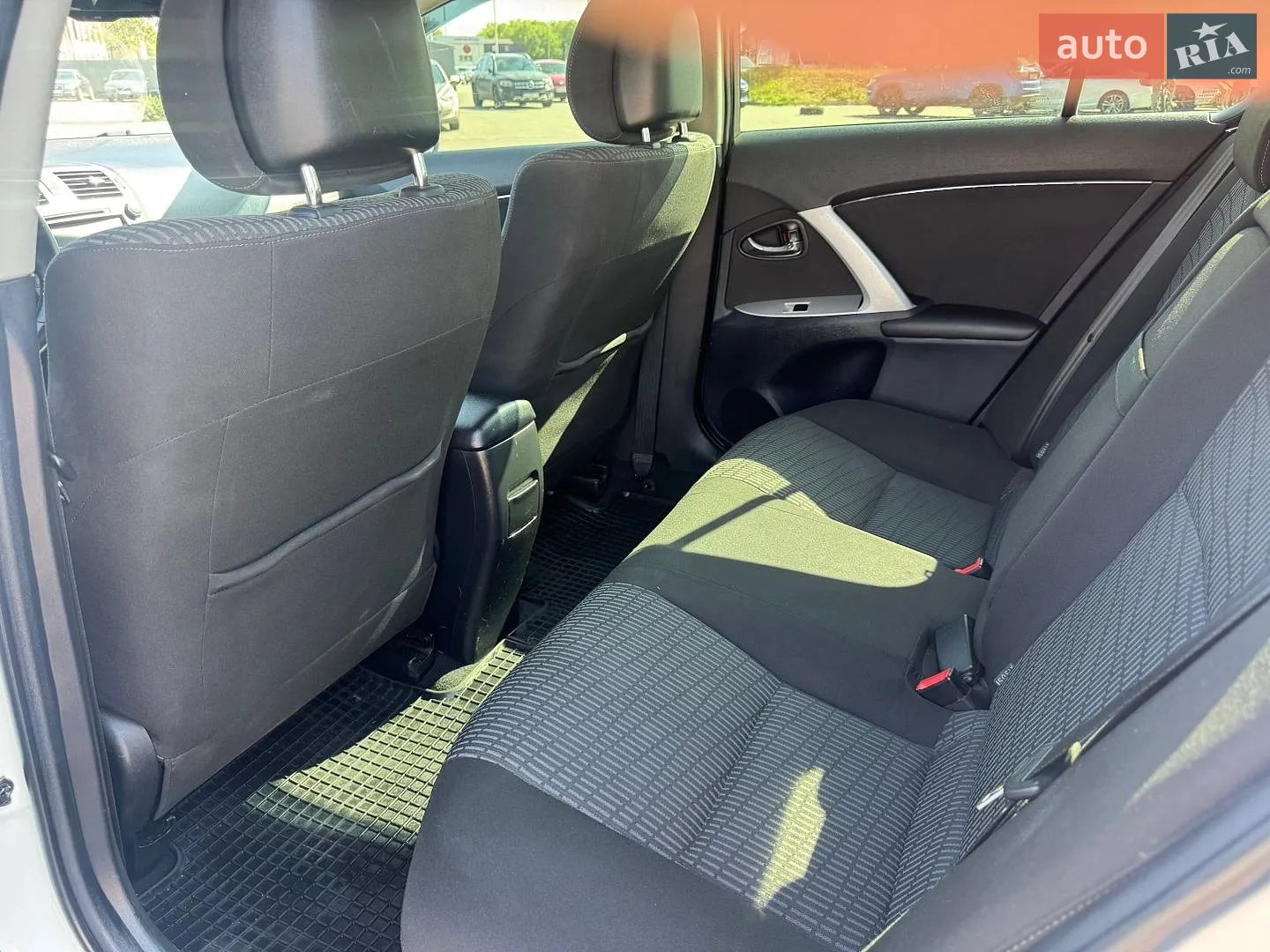 2012 Toyota Avensis - мініатюра 29