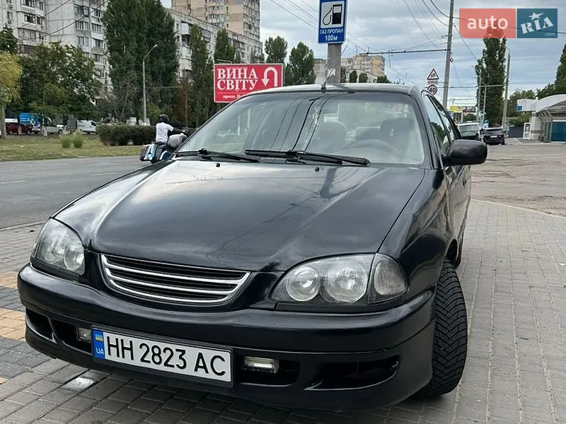 Toyota Avensis 1998