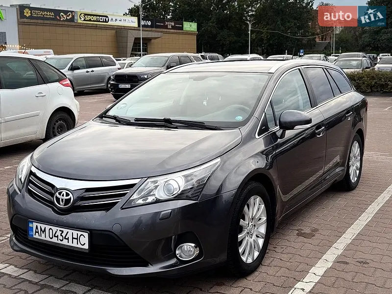 Toyota Avensis 2013