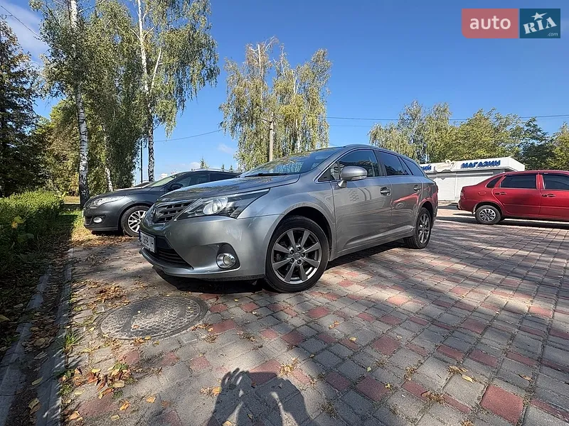 Toyota Avensis 2012