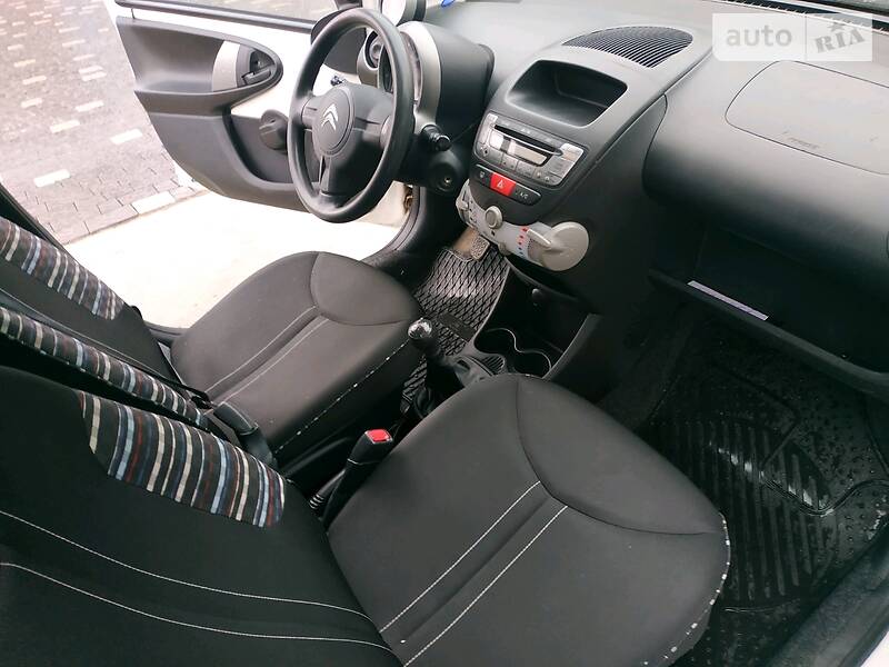Хетчбек Toyota Aygo 2012 в Ужгороді