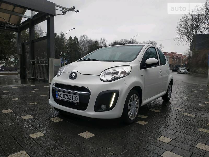 Хетчбек Toyota Aygo 2012 в Ужгороді