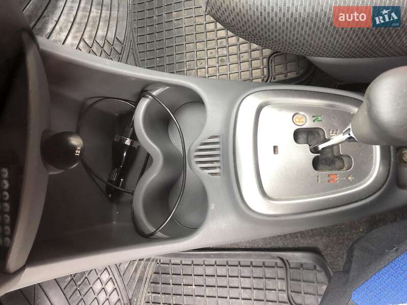 Хэтчбек Toyota Aygo 2006 в Болехове