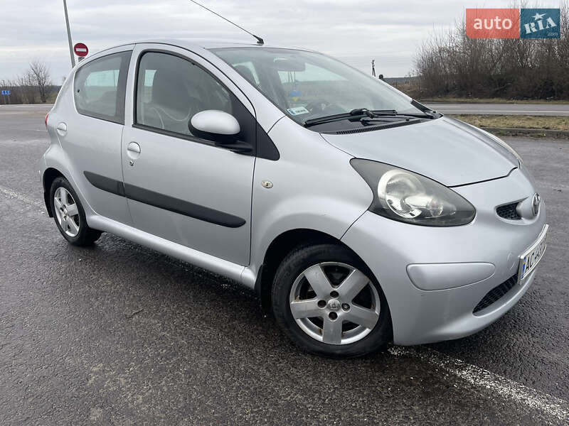 Хетчбек Toyota Aygo 2006 в Володимирі
