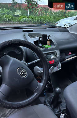 Хэтчбек Toyota Aygo 2014 в 