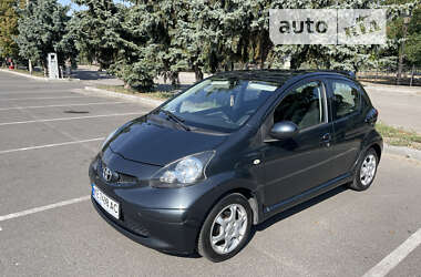 Хэтчбек Toyota Aygo 2005 в Новомосковске