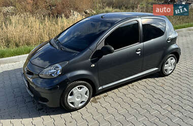 Хэтчбек Toyota Aygo 2011 в Ивано-Франковске