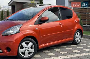 Хетчбек Toyota Aygo 2012 в Буську