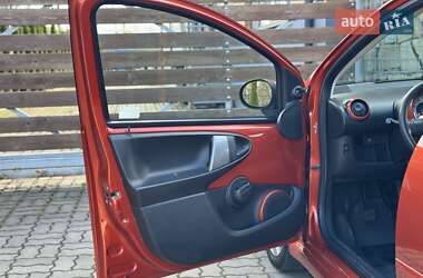 Хетчбек Toyota Aygo 2012 в Буську