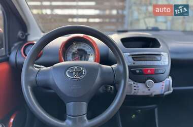 Хетчбек Toyota Aygo 2012 в Буську