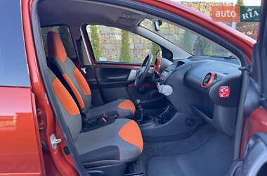 Хетчбек Toyota Aygo 2012 в Буську