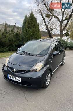 Хетчбек Toyota Aygo 2005 в Новомосковську