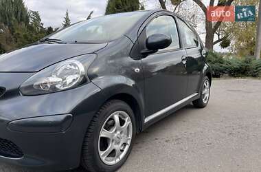 Хетчбек Toyota Aygo 2005 в Новомосковську