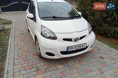 Хетчбек Toyota Aygo 2011 в Рівному