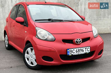 Хетчбек Toyota Aygo 2010 в Львові