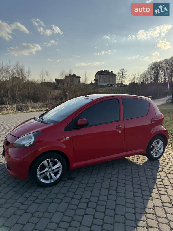 Хэтчбек Toyota Aygo 2007 в Львове