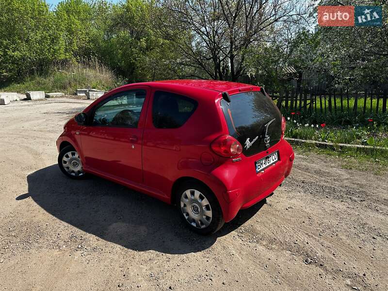 Хетчбек Toyota Aygo 2006 в Сумах