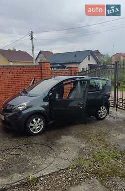 Хэтчбек Toyota Aygo 2006 в 